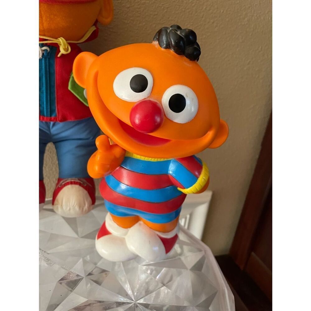 Sesame Street Dress Me Ernie Plush & Vinyl Ernie Holding a Daisy Bank - Picture 5 of 12